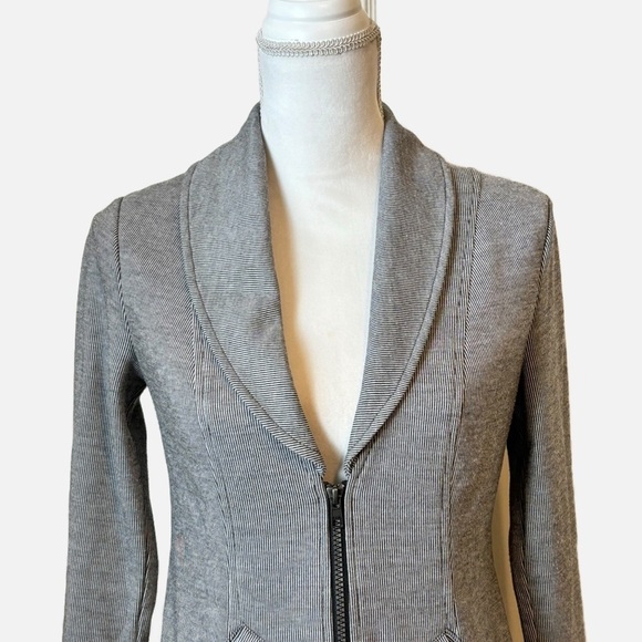 CAbi Drop-off Gray Zip Back Blazer Jacket - Picture 3 of 11